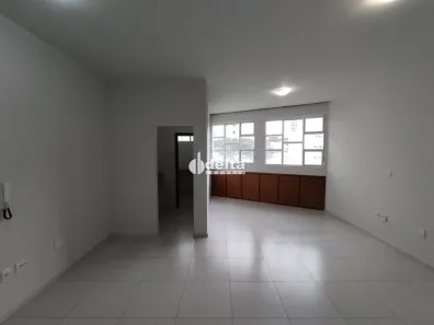 Ponto Comercial para alugar, 40m² no Daniel Fonseca, Uberlândia