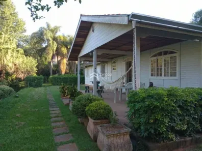 Casa de Condomínio com 3 Quartos à venda, 200m² no Estação, São Roque