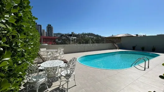 Casa com 4 Quartos à venda, 600m² no Córrego Grande, Florianópolis
