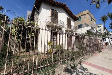 Casa com 4 Quartos à venda, 214m² no São José, Belo Horizonte
