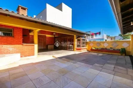 Casa com 5 Quartos à venda, 280m² no Partenon, Porto Alegre