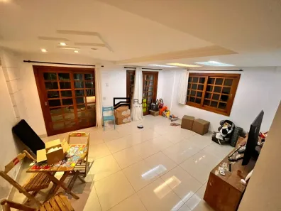 Casa de Condomínio com 4 Quartos à venda, 165m² no Vargem Pequena, Rio de Janeiro