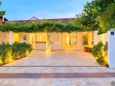Casa com 3 Quartos à venda, 220m² no Campeche, Florianópolis