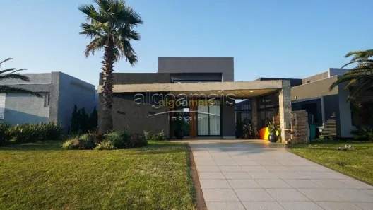 Casa de Condomínio com 4 Quartos à venda, 190m² no Rainha do Mar, Xangri-Lá