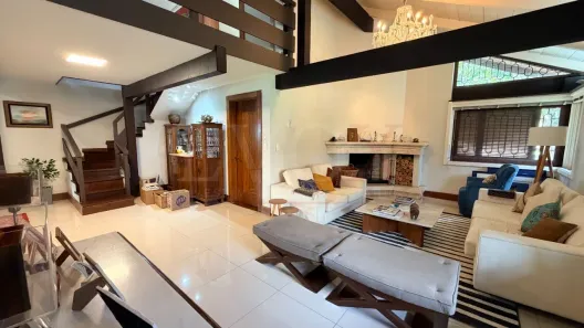 Casa de Condomínio com 4 Quartos para alugar, 430m² no Petrópolis, Porto Alegre