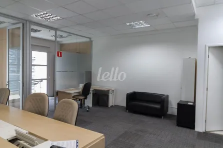 Sala Comercial para alugar, 135m² no Vila Cordeiro, São Paulo