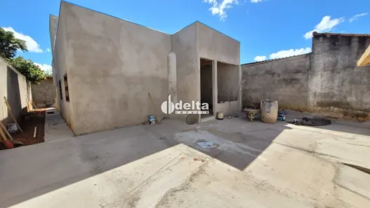 Casa com 3 Quartos à venda, 94m² no São Jorge, Uberlândia