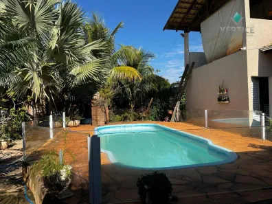 Fazenda/Sítio com 3 Quartos à venda, 1700m² no Zona Rural, Guapiaçu