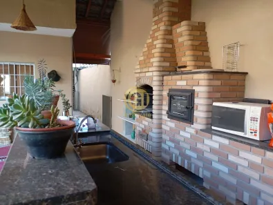 Sobrado com 3 Quartos à venda, 300m² no Jardim Terras de Santa Helena, Jacareí