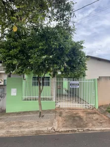 Casa com 2 Quartos para alugar, 70m² no Jardim Universo, Maringá