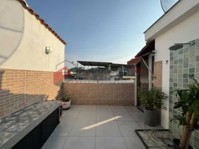 Casa de Condomínio com 2 Quartos à venda, 73m² no Irajá, Rio de Janeiro