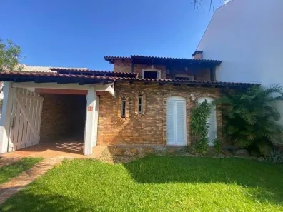 Sobrado com 3 Quartos para alugar, 220m² no Centro, Gravataí