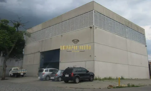 Galpão/Depósito/Armazém à venda, 820m² no Vila Amorim, Suzano