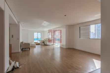 Apartamento com 3 Quartos à venda, 210m² no Vila Suzana, São Paulo