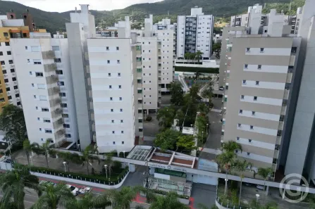 Apartamento com 3 Quartos para alugar, 92m² no Itacorubi, Florianópolis