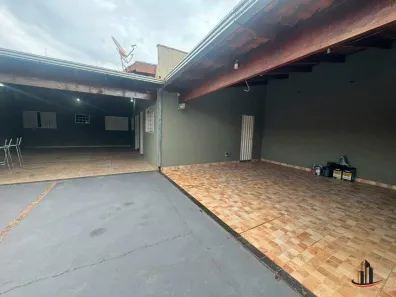 Casa com 3 Quartos para alugar, 176m² no São José, Uberaba