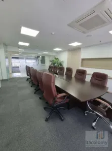 Sala Comercial para alugar, 922m² no Green Valley Alphaville, Barueri