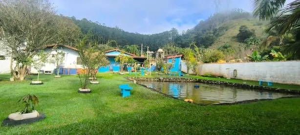 Fazenda/Sítio com 5 Quartos à venda, 1000m² no Centro, Jambeiro