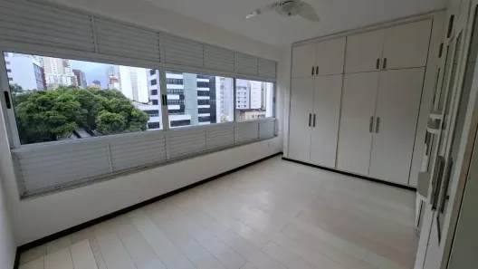 Apartamento com 4 Quartos à venda, 215m² no Vitória, Salvador