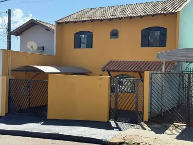 Casa com 3 Quartos para alugar, 95m² no São Vicente, Londrina