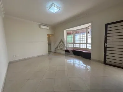 Casa com 3 Quartos para alugar, 200m² no Jardim Chapadão, Campinas