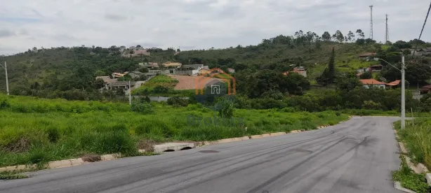 Lote/Terreno à venda, 250m² no Centro, Jarinu