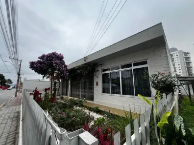 Imóvel Comercial com 6 Quartos para alugar, 195m² no Barreiros, São José