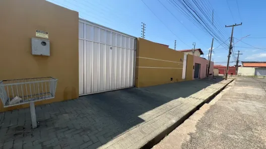 Casa com 4 Quartos para alugar, 250m² no São João, Teresina