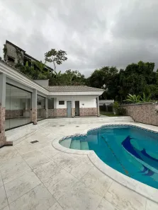 Casa de Condomínio com 3 Quartos para venda ou aluguel, 587m² no Freguesia (Jacarepaguá), Rio de Janeiro