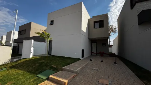 Casa de Condomínio com 4 Quartos à venda, 150m² no Jardins Berlim, Senador Canedo
