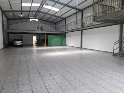 Galpão/Depósito/Armazém para venda ou aluguel, 450m² no Jardim da Glória, São Paulo