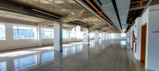 Sala Comercial para alugar, 770m² no Vila Mathias, Santos