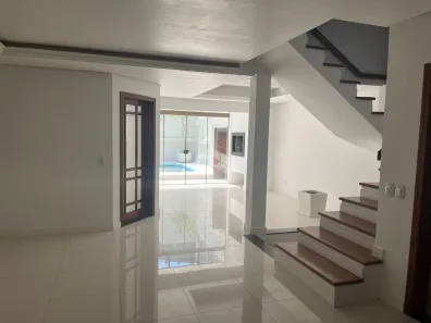 Casa com 3 Quartos à venda, 315m² no Chácara das Pedras, Porto Alegre