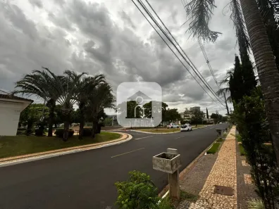 Casa de Condomínio com 3 Quartos para alugar, 300m² no Jardim Inconfidência, Uberlândia