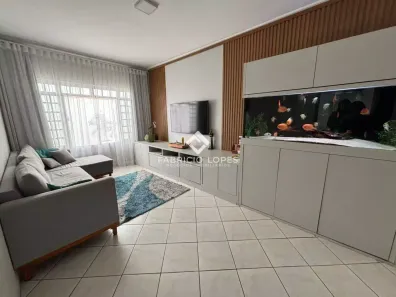 Sobrado com 4 Quartos à venda, 263m² no Parque Santo Antônio, Jacareí