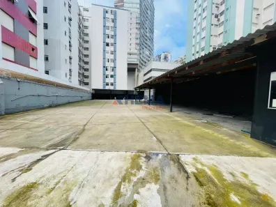 à venda, 610m² no Pompéia, Santos