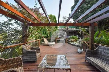 Casa de Condomínio com 7 Quartos à venda, 250m² no Piratininga, Niterói