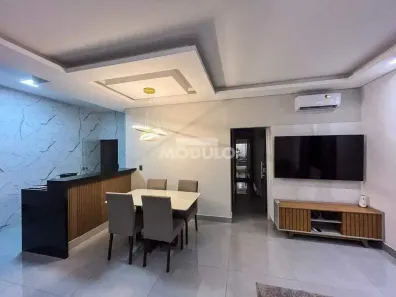 Casa com 3 Quartos à venda, 120m² no São Jorge, Uberlândia