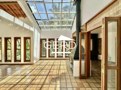 Casa com 3 Quartos para alugar, 486m² no Condomínio Iolanda, Taboão da Serra