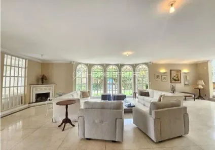 Casa com 5 Quartos para alugar, 700m² no Jardim Everest, São Paulo