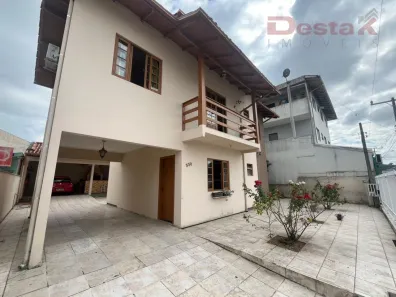 Casa com 3 Quartos à venda, 205m² no Forquilhinha, São José