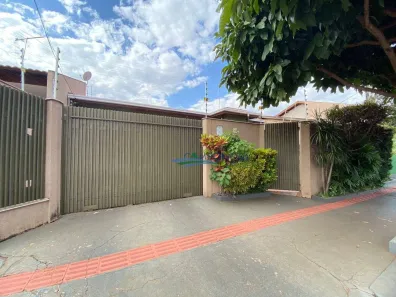 Casa com 3 Quartos à venda, 180m² no Califórnia, Londrina