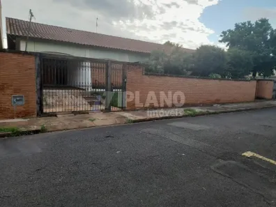 Casa com 3 Quartos à venda, 388m² no Centro, Araraquara