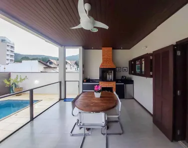 Casa com 4 Quartos à venda, 220m² no Córrego Grande, Florianópolis