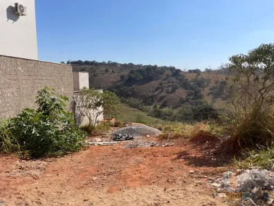 Lote/Terreno à venda, 300m² no São Lucas, Conselheiro Lafaiete
