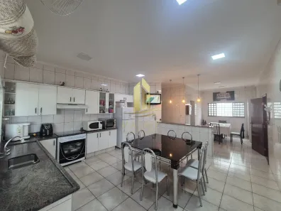Casa com 3 Quartos à venda, 303m² no Parque São Jorge, Franca