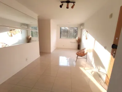 Apartamento com 3 Quartos à venda, 69m² no Jardim Carvalho, Porto Alegre
