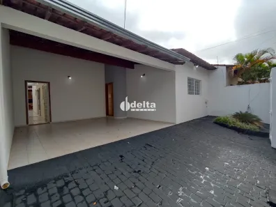 Casa com 3 Quartos à venda, 180m² no Santa Mônica, Uberlândia