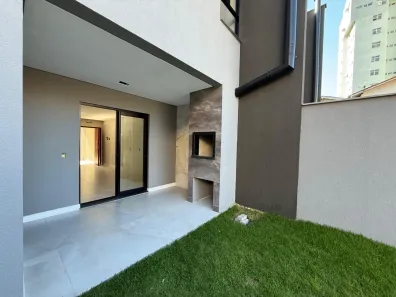Sobrado com 3 Quartos à venda, 130m² no Atiradores, Joinville