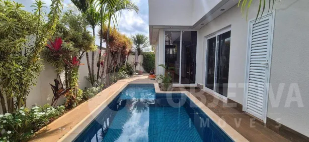 Casa de Condomínio com 3 Quartos para alugar, 230m² no Granja Marileusa, Uberlândia
